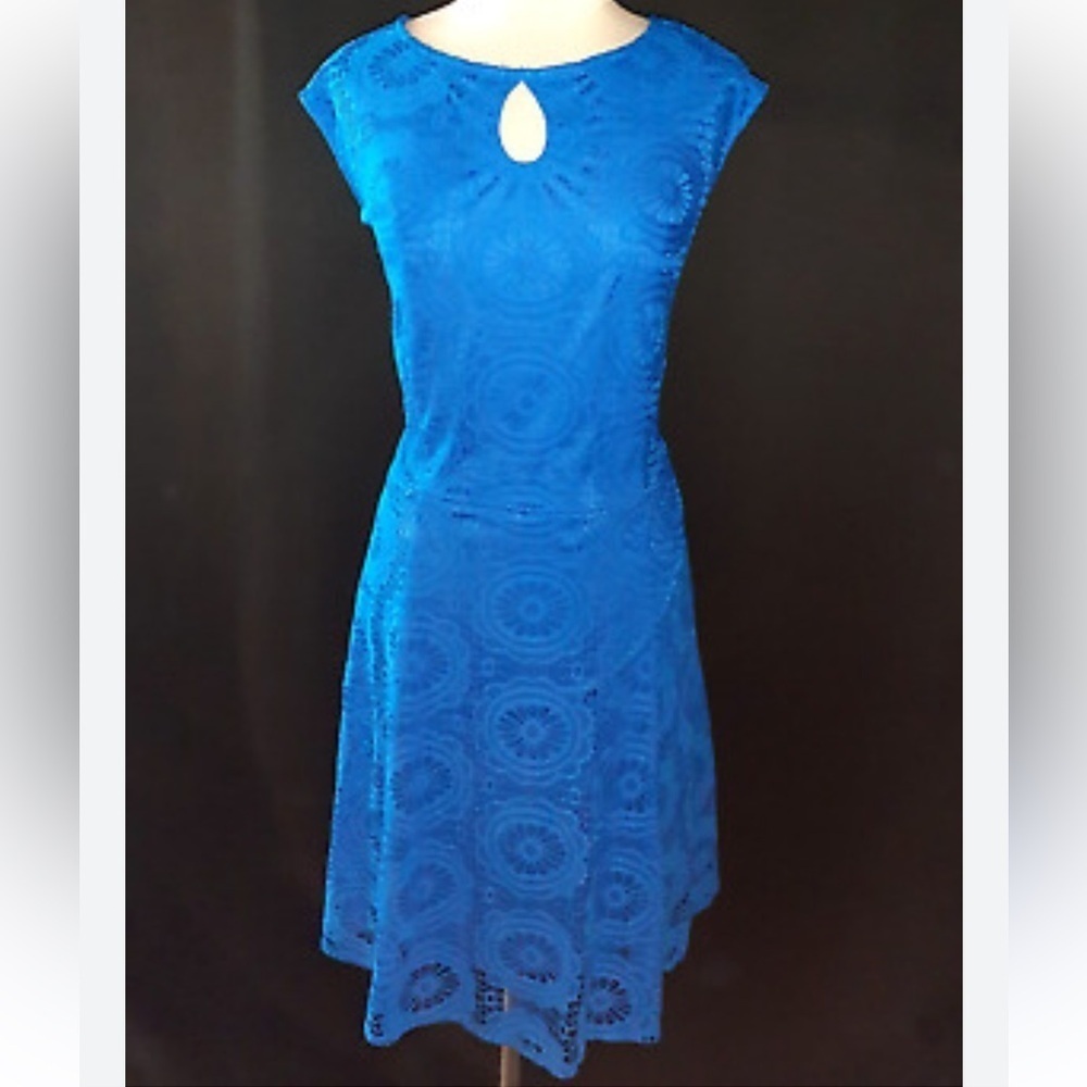 London Style collection, woman, 16 W ladies, royal blue crewneck, crochet dress - Picture 2 of 13